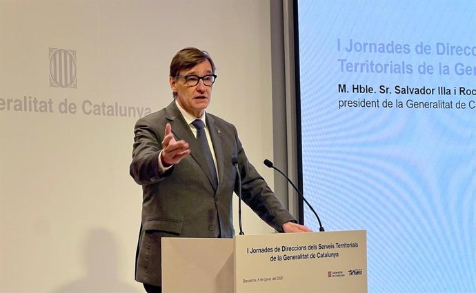Archivo - El presidente de la Generalitat, Salvador Illa, abre las I Jornadas de Direcciones de los Servicios Territoriales del Govern
