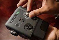 Fujifilm lanza una cámara que permite grabar y hacer fotos inspiradas en todas las décadas desde los años 30