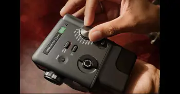 Fujifilm lanza una cámara que permite grabar y hacer fotos inspiradas en todas las décadas desde los años 30