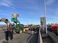 Tallat l'accés al Port de Tarragona per les protestes dels pagesos