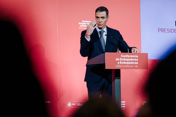 el presidente del Gobierno, Pedro Sánchez, durante la Conferencia de Embajadores y Embajadoras de España acreditados en el exterior, en el Ministerio de Asuntos Exteriores, Unión Europea y Cooperación, a 8 de enero de 2026, en Madrid (España).