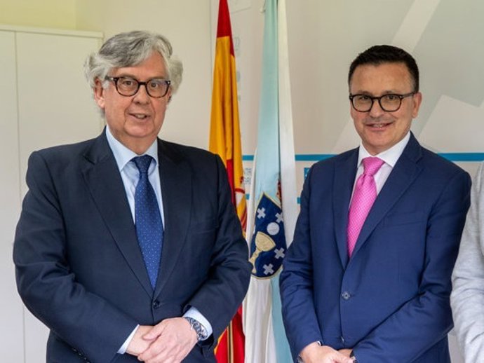 El presidente de la CEG, Juan Vieites, y el conselleiro de Emprego, José González