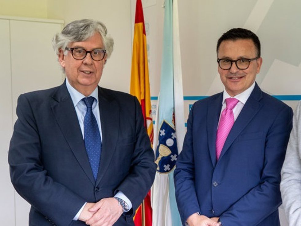 El presidente de la CEG, Juan Vieites, y el conselleiro de Emprego, José González