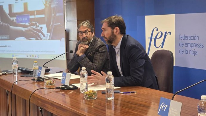 El secretario general de la FER, Eduardo Fernández, y el director gerente de ADR Formación, Jose Luis del Rincón