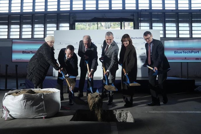 Acto de colocación de la primera piedra del BlueTechPort.