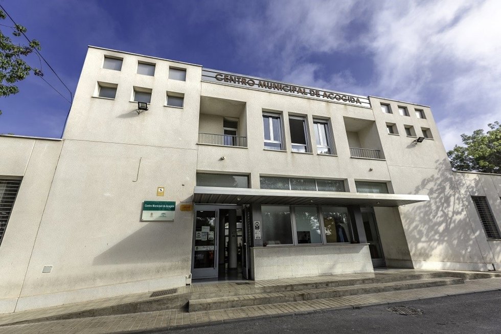 Fachada del Centro Municipal de Acogida de Almería.