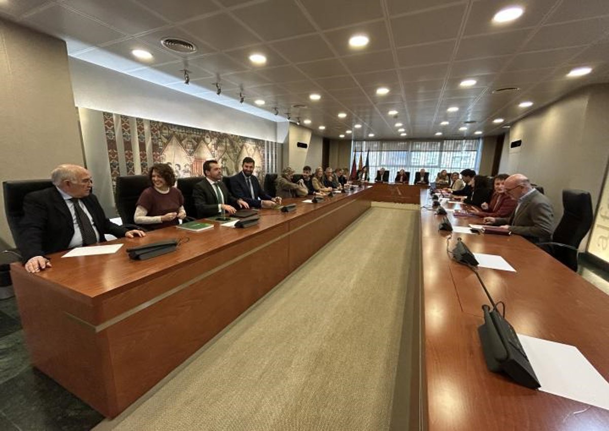 La Asamblea celebrará dos plenos extraordinarios en enero para abordar el trasvase y una sesión de control al Gobierno