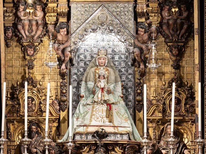 Archivo - Retablo de la Virgen de los Reyes, en la Capilla Real.
