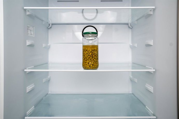 Cómo eliminar el mal olor de la nevera: el truco coreano que usan cuando nada funciona