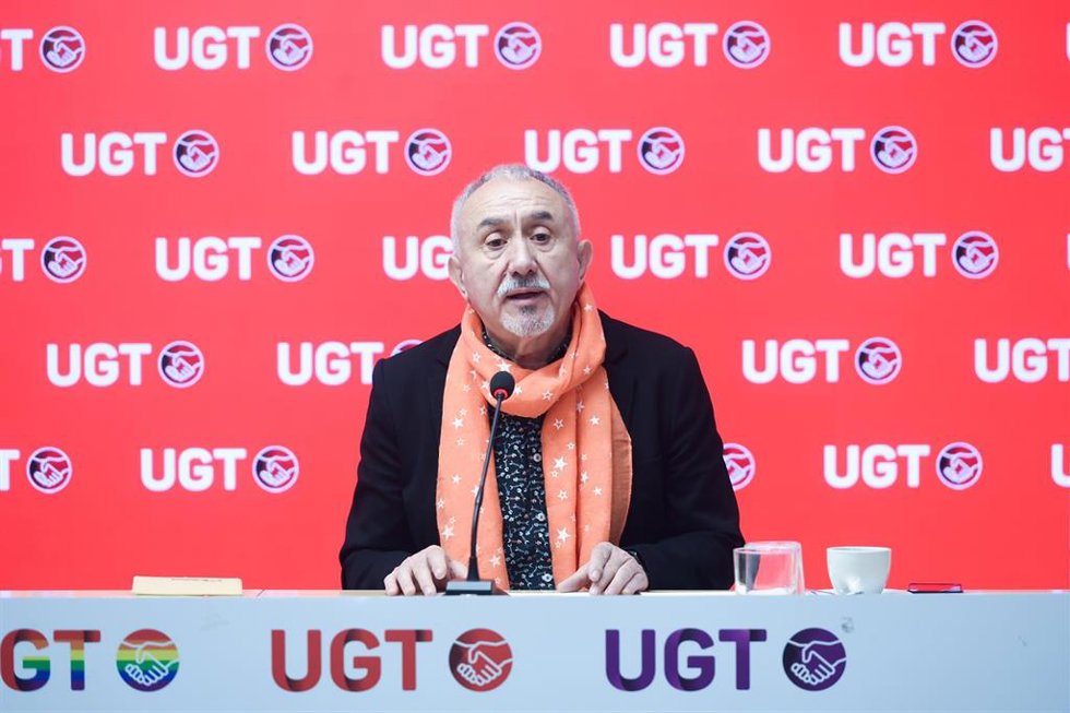 El secretario general de UGT, Pepe Álvarez, durante una rueda de prensa, en la sede de UGT, a 8 de enero de 2026, en Madrid (España)