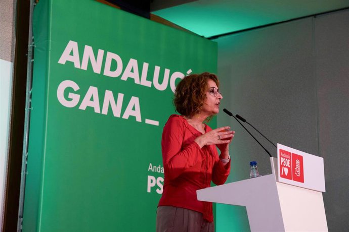 Archivo - La secretaria general del PSOE-A, María Jesús Montero, interviene en la reunión de la Interparlamentaria regional socialista. A 24 de enero de 2024, en Córdoba. (Foto de archivo).