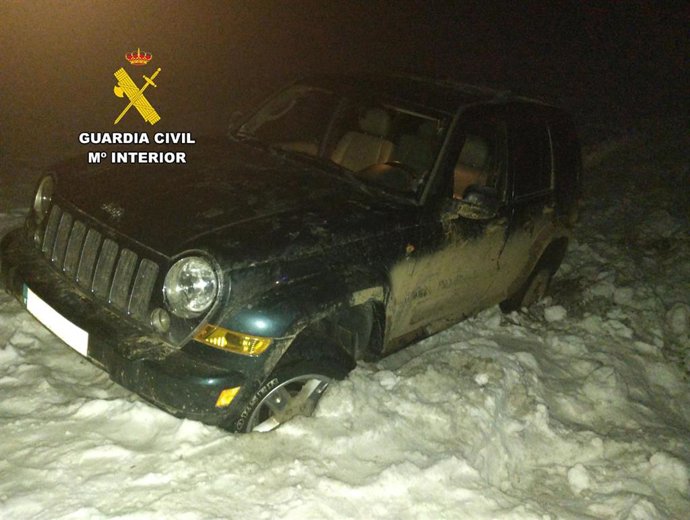 Vehículo donde viajaban las personas auxiliadas.