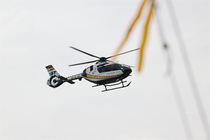 Archivo - Helicóptero de la Guardia Civil durante la presentación del plan 'operación verano 2025' en áreas recreativas de la Comunidad de Madrid, a 19 de junio de 2025, en San Martín de Valdeiglesias, Madrid (España). 