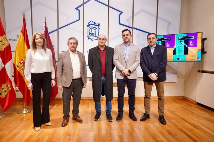 Fernando Esteban, Carlos del Barrio y José Antonio Redondo en la presentación de XII Certamen Nacional de Teatro Aficionado 'Quintanillactúa' en el Palacio de Pimentel.