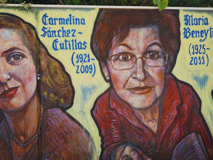 La escritora valenciana ilustrada en los Murales del Batà de Muro (Alicante)