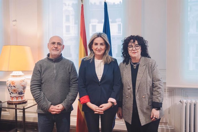 La ministra Milagros Tolón se reúne con representantes de CEAPA y CONCAPA