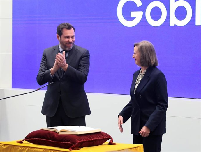 El ministro de Transportes y Movilidad Sostenible, Óscar Puente, preside el nombramiento de Laura Barbas Calvo como directora general del Instituto Geográfico Nacional.