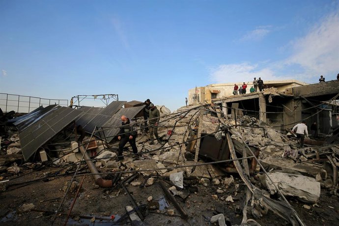 Destrucció causada pels atacs executats el 6 de gener del 2026 per l'Exèrcit d'Israel contra una zona industrial situada als voltants de la ciutat de Sidón, en el sud de Líban (arxiu)