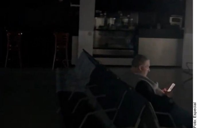 Apagón afecta terminales A y C del Aeropuerto de Monterrey; operaciones continúan con plantas de emergencia