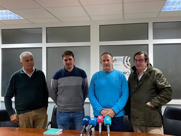Representantes de organizaciones agrarias extremeñas en rueda de prensa sobre la convocatoria de tractoradas