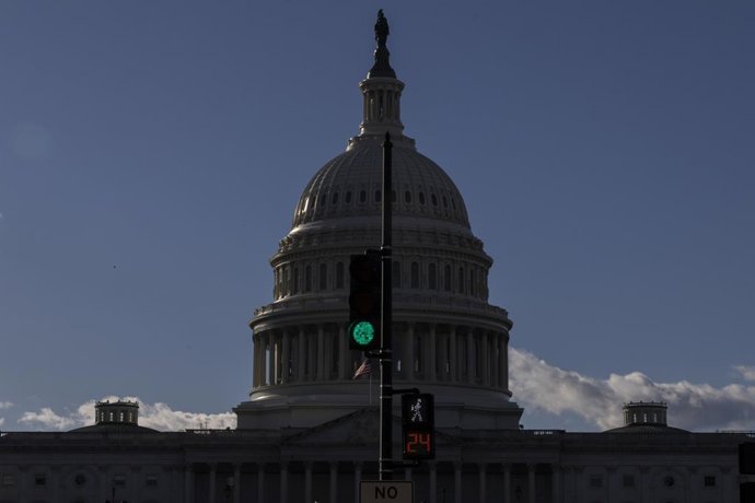 Archivo - November 11, 2025, Washington, District Of Columbia, United States: The U.S. Capitol is seen after the Senate passed legislation to reopen the federal government on Capitol Hill in Washington, D.C., on November 11, 2025. The Senate reached a dea