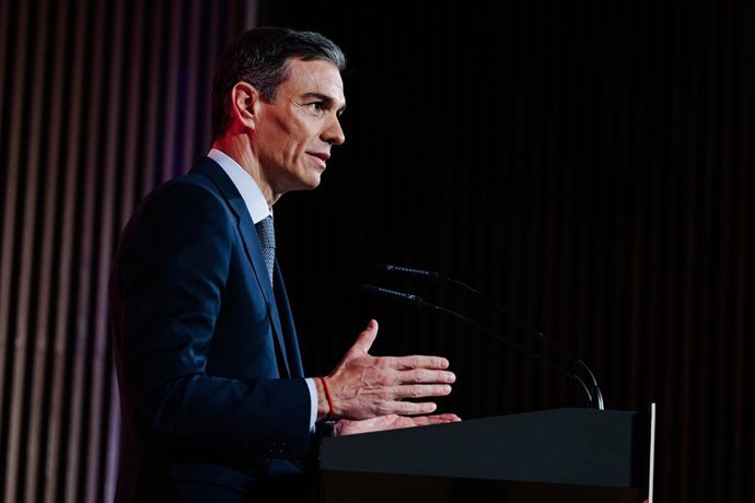 el presidente del Gobierno, Pedro Sánchez, durante la Conferencia de Embajadores y Embajadoras de España acreditados en el exterior, en el Ministerio de Asuntos Exteriores, Unión Europea y Cooperación, a 8 de enero de 2026, en Madrid (España). La Conferen
