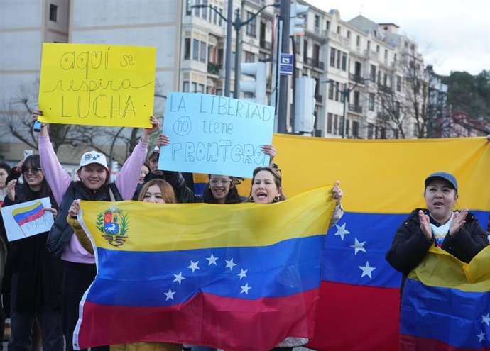 Celebración de ciudadanos venezolanos por la detención de Nicolás Maduro.