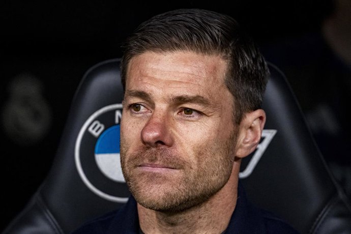 04 January 2026, Spain, Madrid: Real Madrid's head coach Xabi Alonso sits on the bench during the Spanish Primera Division soccer match between Real Madrid CF and Real Betis at Santiago Bernabeu Stadium. Photo: Alberto Gardin/ZUMA Press Wire/dpa