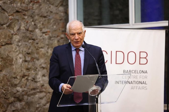 Archivo - El presidente del Cidob y ex Alto representante de la UE para asuntos exteriores, Josep Borell, en la presentación del Anuario del Cidob 2026