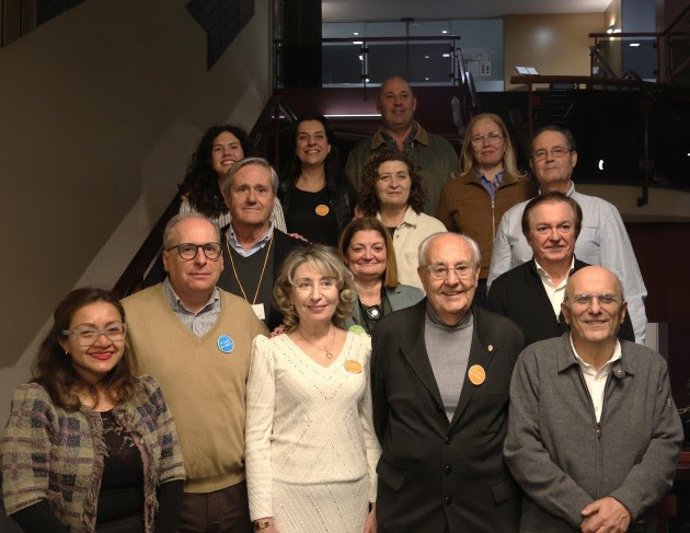 Mercedes Hurtado (centro)