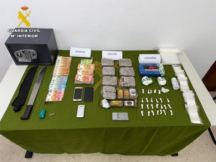 Más de cinco kilos de droga incautados y otros objetos sustraídos en punto de venta de la Sierra Norte de Sevilla