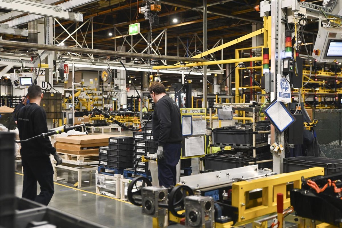 La producción industrial baja un 1,9% en noviembre en Canarias, frente a una subida del 1,8% a nivel nacional