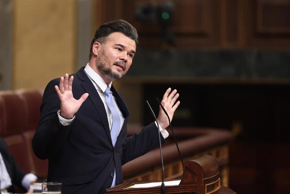 Archivo - El portavoz de ERC en el Congreso, Gabriel Rufián, durante una sesión de control al Gobierno, en el Congreso de los Diputados, a 12 de noviembre de 2025, en Madrid (España).