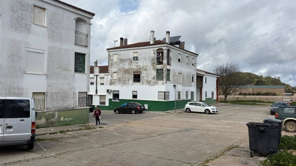 Archivo - Huelva.- La Junta licita la rehabilitación de 40 viviendas sociales de la barriada Las Eritas de Cortegana 