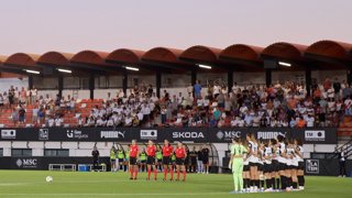 Minuto de silencio del Valencia Femenino en la Liga F