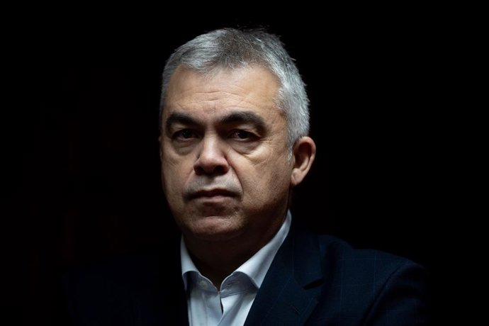 El ex secretario de Organización del PSOE Santos Cerdán a su llegada a la Comisión de Investigación del ‘caso Koldo’, en el Senado, a 17 de diciembre de 2025, en Madrid (España). Cerdán comparece ante la comisión casi un mes después de salir de prisión, d