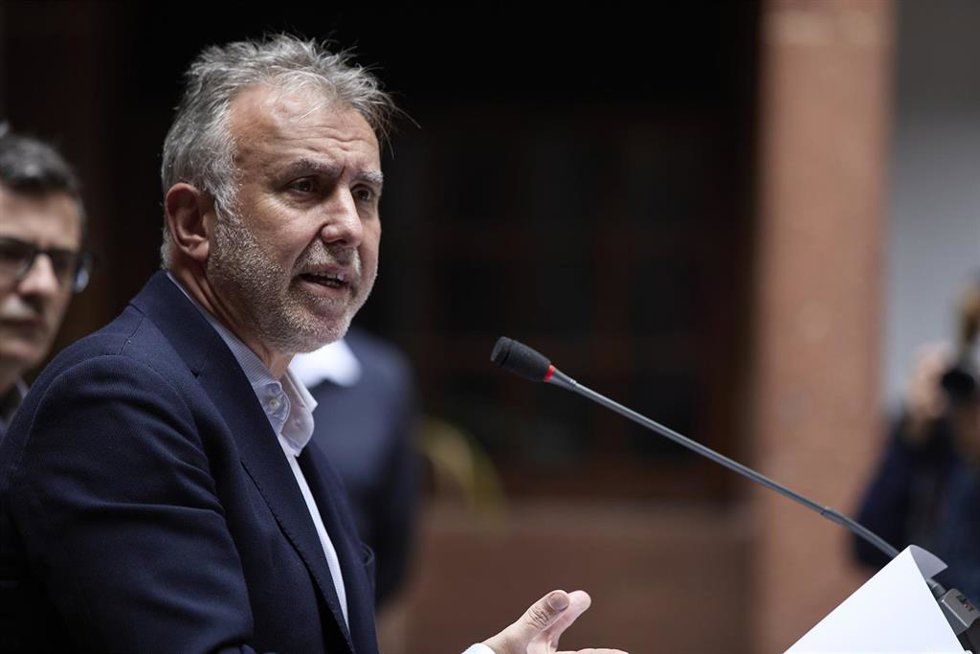 Archivo - El presidente de Canarias, Ángel Víctor Torres, interviene en rueda de prensa tras la reunión de la Comisión Mixta para La Palma, a 12 de marzo de 2022, en Santa Cruz de La Palma, La Palma, Canarias (España). Esta comisión se produce  para la 