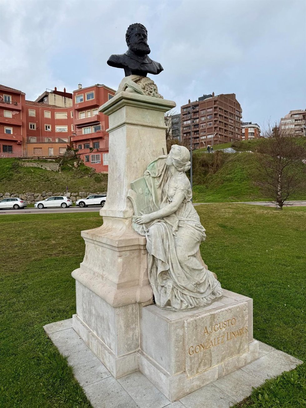 Escultura Augusto González Linares de Santander