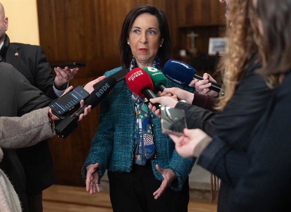 La ministra de Defensa, Margarita Robles, visita la Agrupación de Transporte No 1 (AGTP 1), a 9 de enero de 2026, en Madrid (España). La visita se realiza para conocer de primera mano las capacidades de la unidad y la ministra presidirá la imposición de