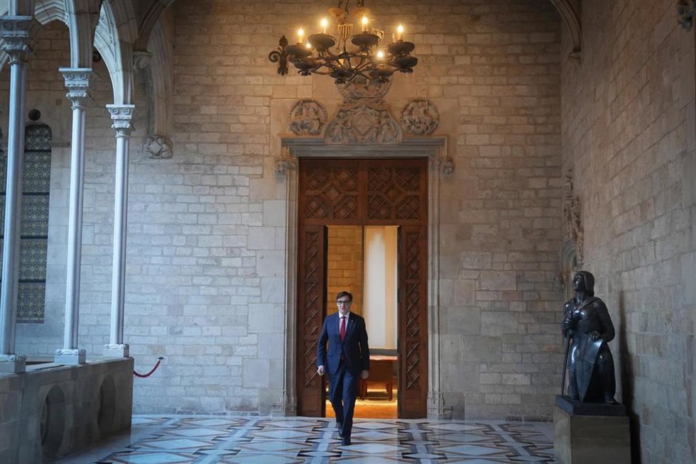 El presidente de la Generalitat, Salvador Illa, en el Palau de la Generalitat, a 9 de enero de 2026, en Barcelona, Cataluña (España).