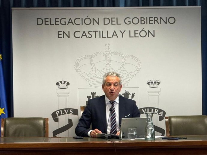 El delegado del Gobierno en Castilla y León, Nicanor Sen, durante una rueda de prensa