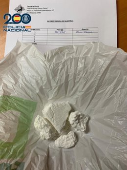 La Policía Nacional detiene en Guadalajara a un varón tras ser sorprendido con 52 gramos de cocaína en roca.