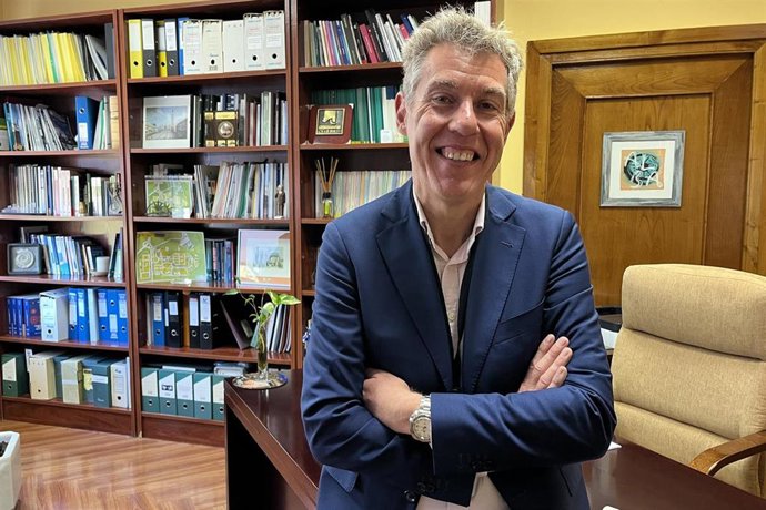 El profesor de la UCLM Emilio Gómez Lázaro, nuevo director del Departamento de Energía del CIEMAT.