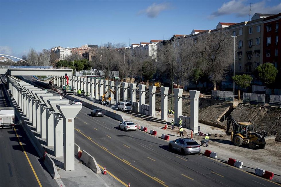 Obreros trabajando en las obras de Parque Ventas