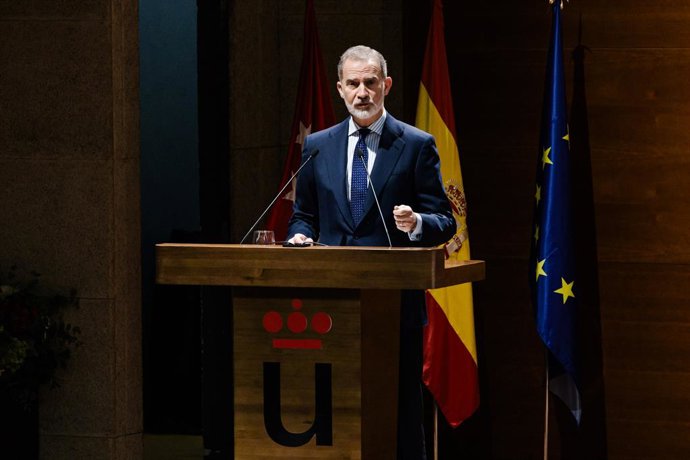 Archivo - El Rey Felipe VI durante la clausura de la jornada sobre el papel de la corona en el proceso democratizador español, en la Universidad Rey Juan Carlos, a 3 de diciembre de 2025, en Madrid (España). Organizado por la cátedra de Memoria Democrátic