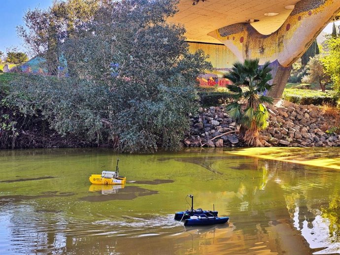 Pruebas de drones acuáticos en el río Guadaíra por el grupo Ace-ti de la Universidad de Sevilla.