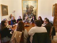 Mar Vaquero muestra su apoyo a las empresas afectadas por el desalojo en la plaza Santa Clara de Huesca