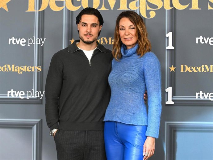 Carlo Costanzia y Mar Flores durante la presentación de 'Decomasters' en Gran Vía Venue, a 09 de enero de 2026, en Madrid (España).