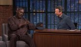 Foto: VÍDEO: Idris Elba se pone el Arsenal vs Liverpool en su iPad en plena entrevista con Seth Meyers