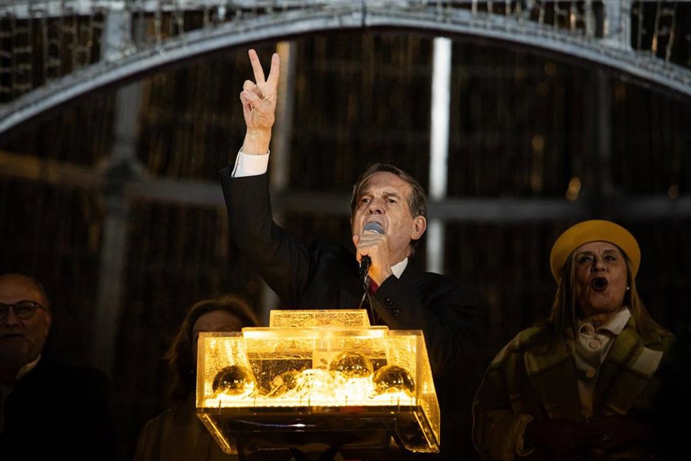 Archivo - El alcalde de Vigo, Abel Caballero, en el encendido de las luces.